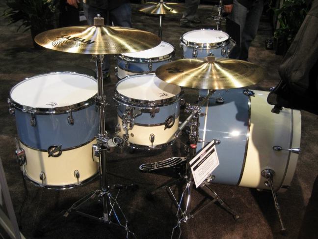 NAMM 2012 Gretsch drums Blue white wrap