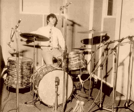 drumcool.com - Ringo Starr in his Ludwig drum kit with Beatles at Abbey Road studios 1967 Ringo Starr in his Ludwig drum kit with Beatles at Abbey Road studios 1967